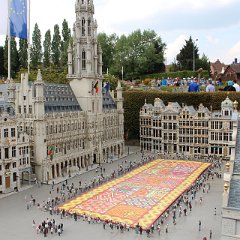 Mini-Europe - Belgien - Rathaus und die Gildehäuser von Brüssel     © Joost Braune, April 2014