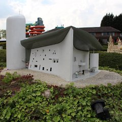 Mini-Europe - Frankreich - Wallfahrtskirche Notre Dame du Haut in Ronchamp     © Joost Braune, April 2014